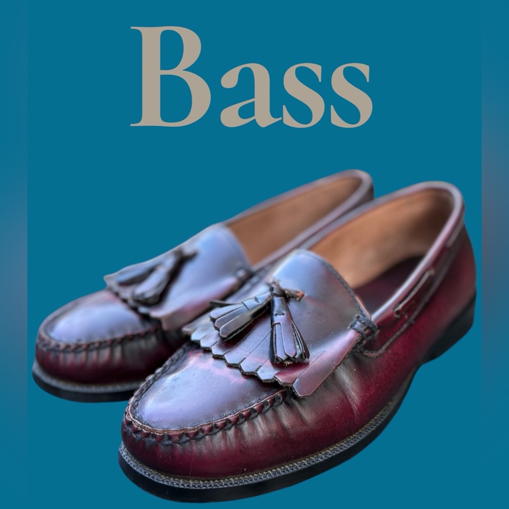 Bass-Men’s 9 Weejuns tassel loafers, burgundy. Genuine leather. Good preowned!